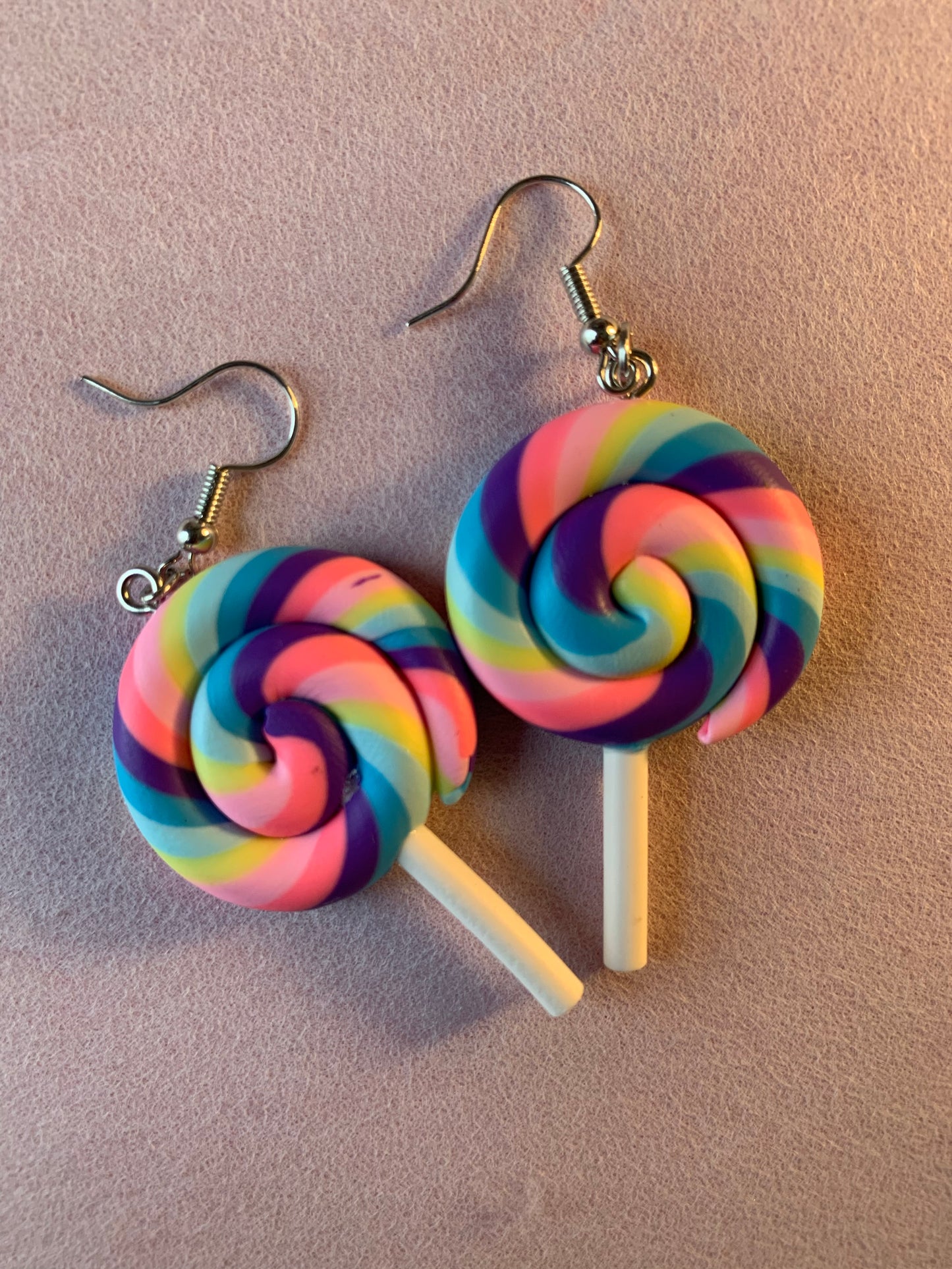 Legacy Lips Swirl Earrings